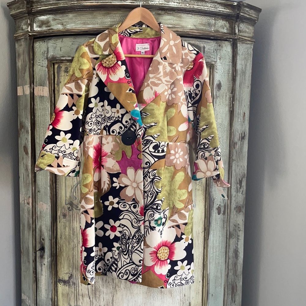 3 Sisters Boutique designer colorful coat/topper perfect for any season! XL